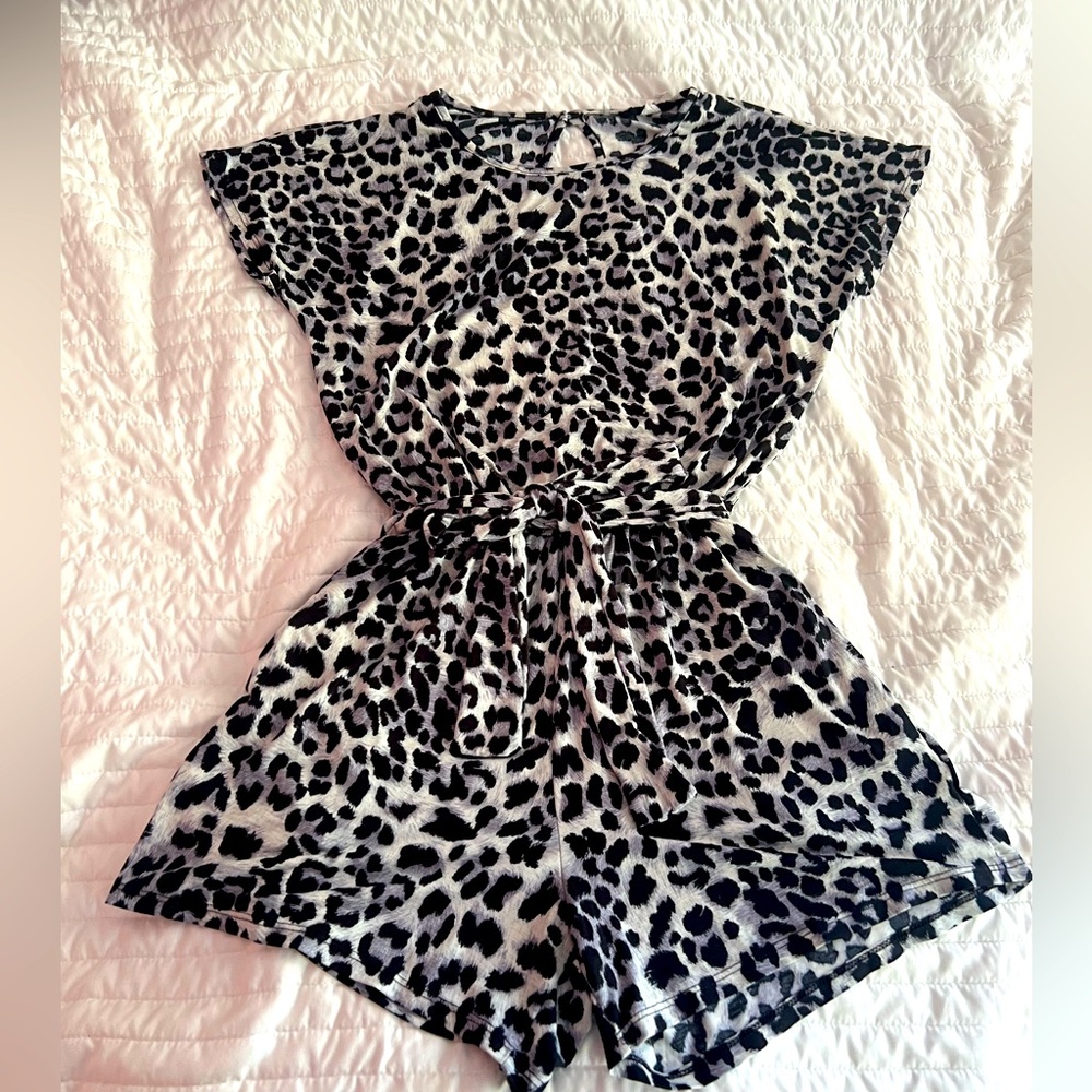 Cheetah print romper very stretchy size medium